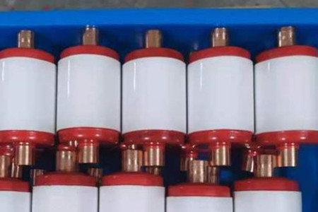 真空滅弧室的結(jié)構(gòu)、工作原理、特點(diǎn)以及應(yīng)用